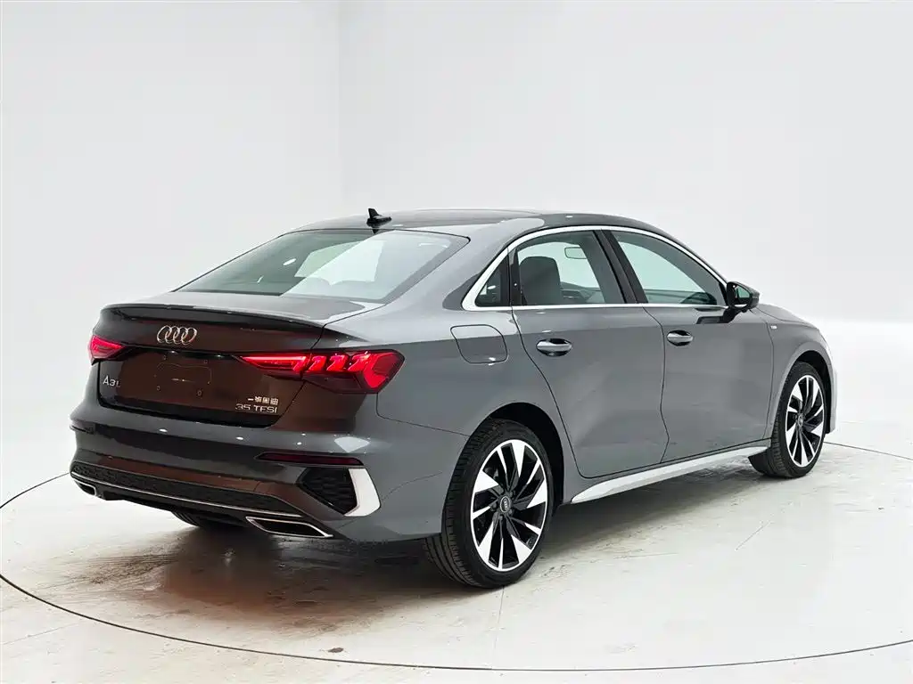 Audi A3 2023 — фото 6
