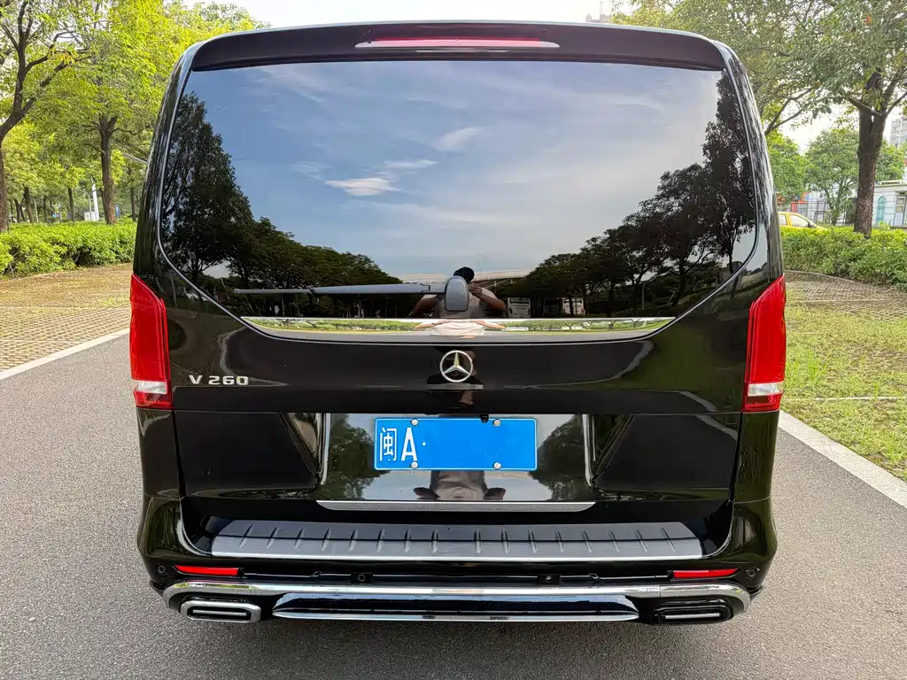 Mercedes-Benz V-Class 2022 — фото 4