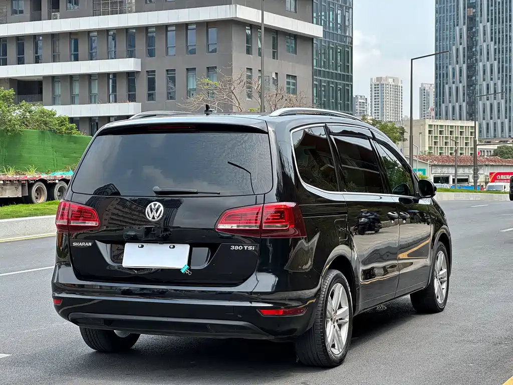 Volkswagen Sharan 2018 — фото 16