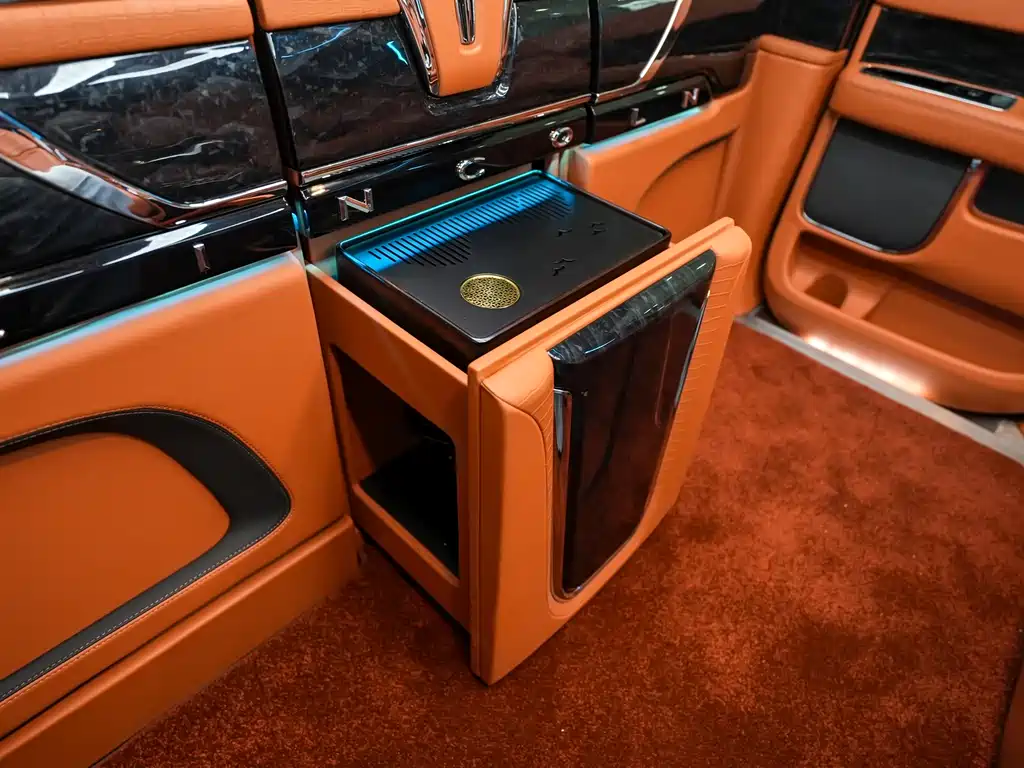 Lincoln Navigator — фото 23