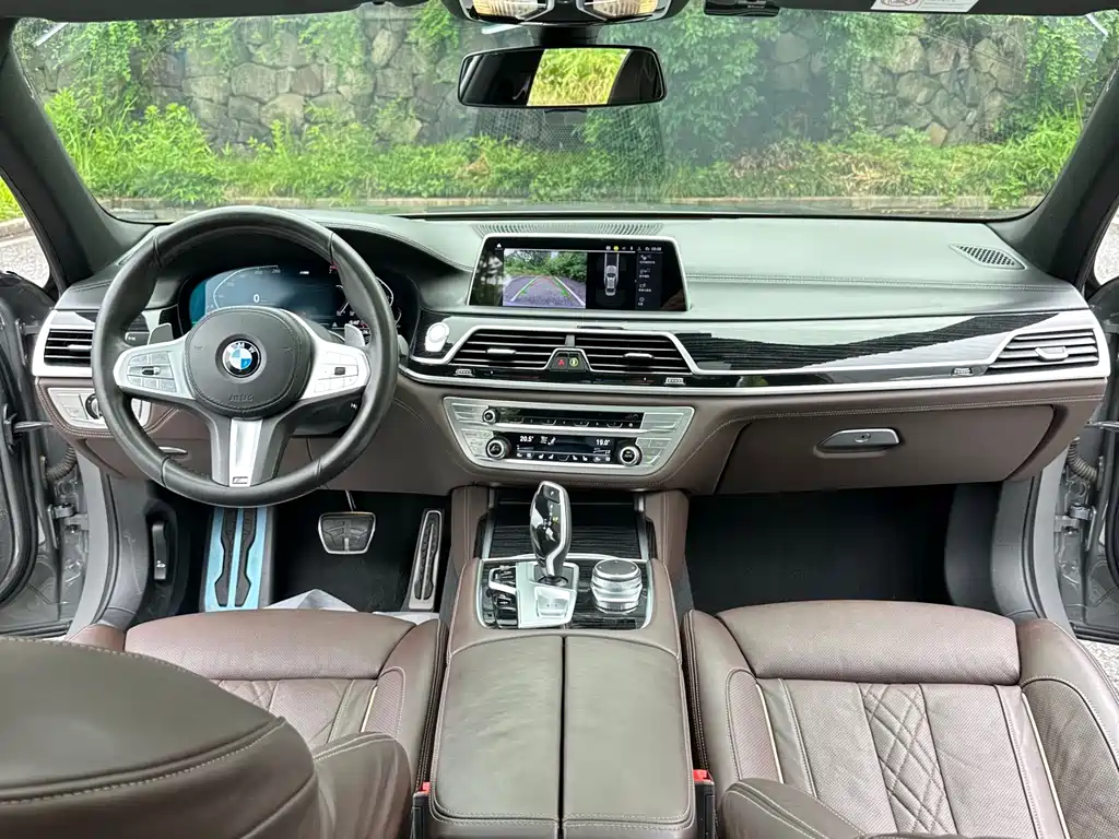 BMW 7 Series 2021 — фото 10