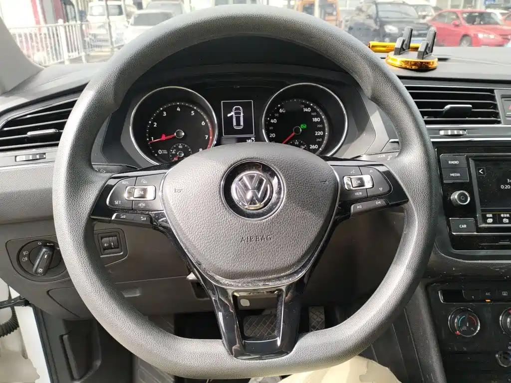 Volkswagen Tiguan L 2019