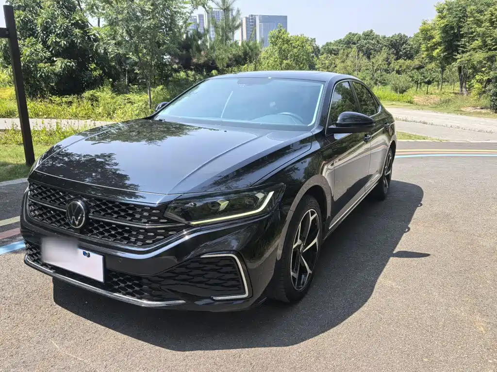 Volkswagen Passat 2023 — фото 23