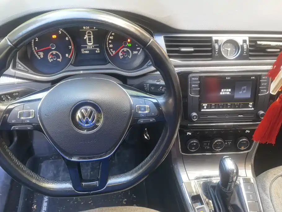 Volkswagen Passat 2016 — фото 12