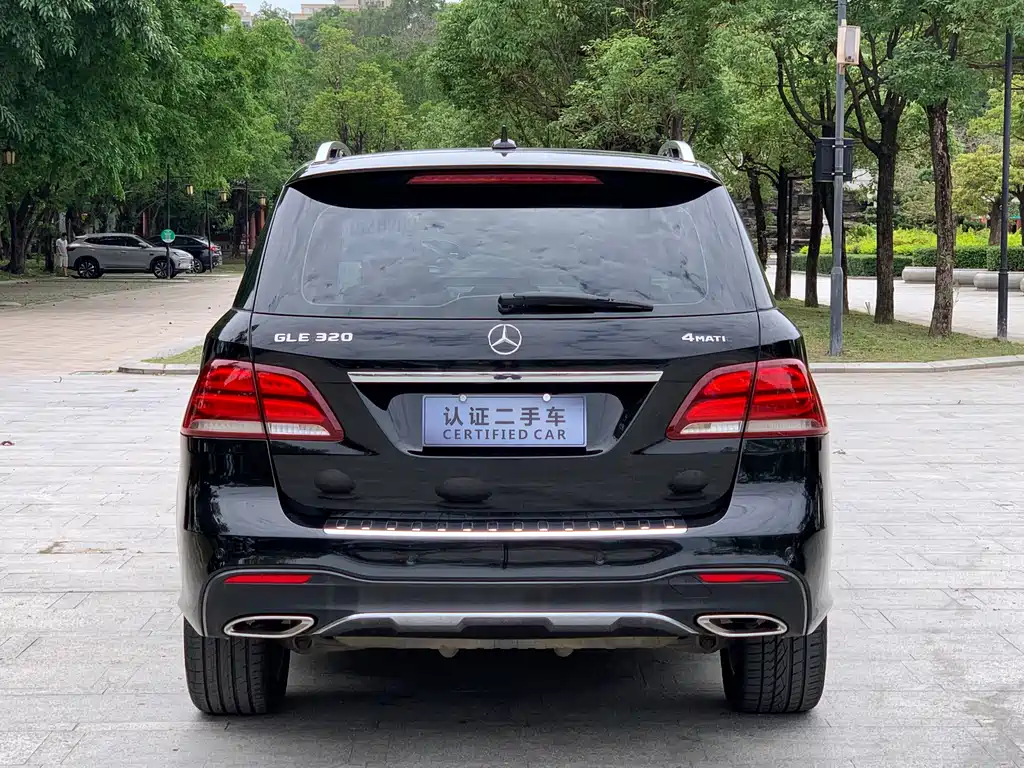 Mercedes-Benz GLE 2017 — фото 15