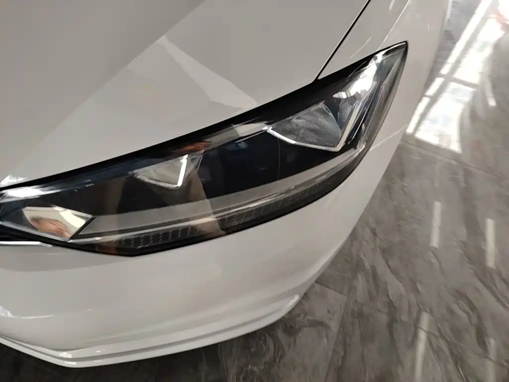 Volkswagen Touran 2019 — фото 24