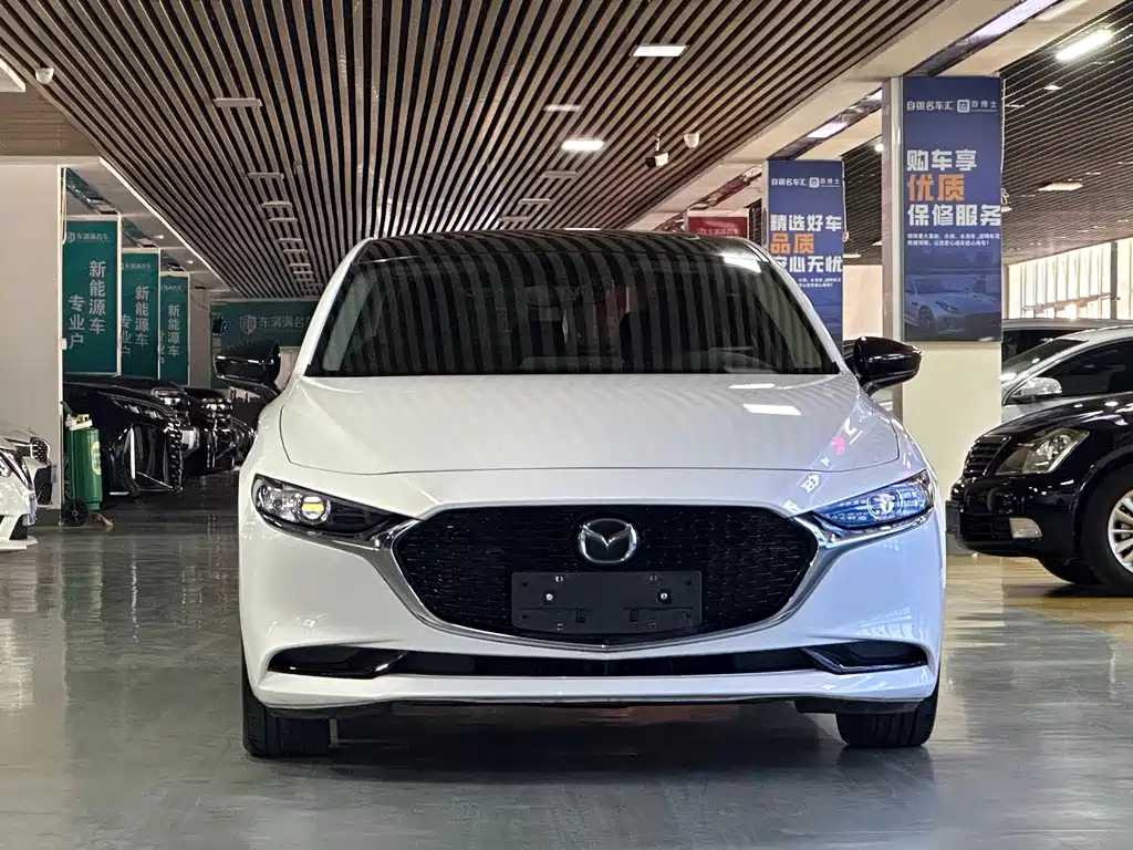 Mazda 3 Axela 2023
