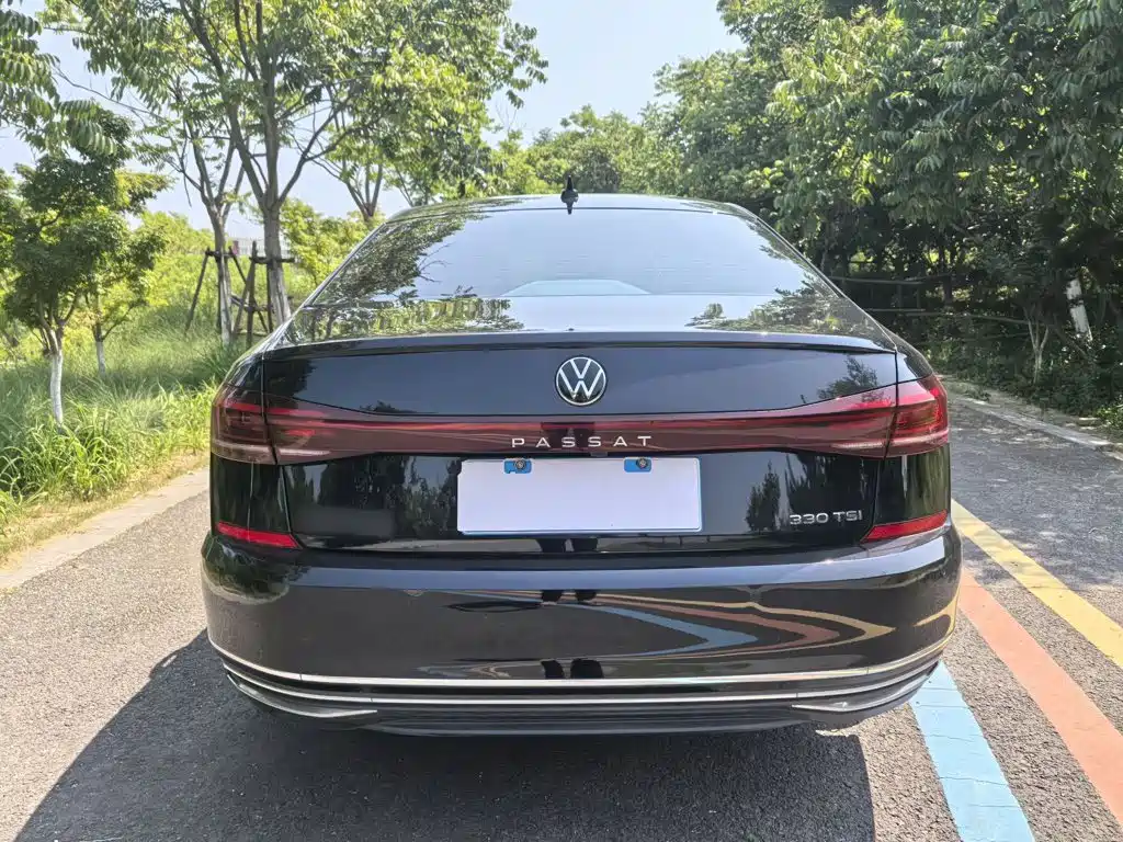 Volkswagen Passat 2023 — фото 24