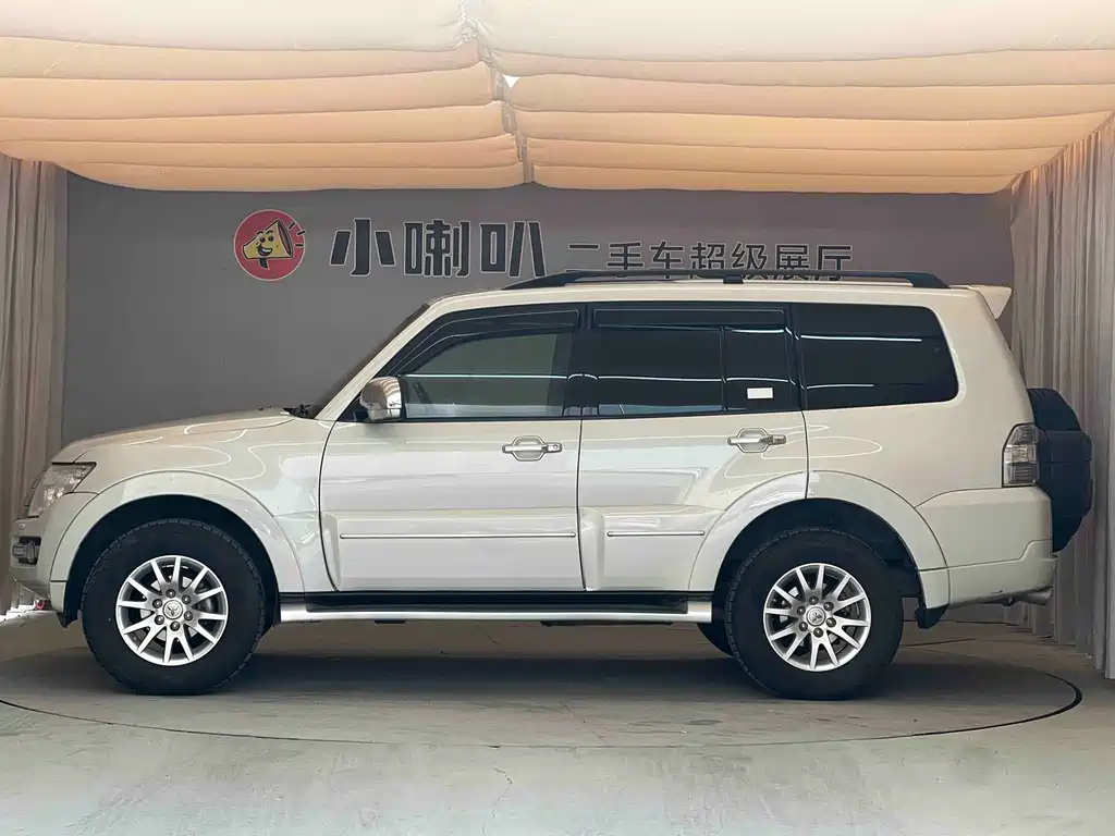 Mitsubishi Pajero 2017 — фото 7
