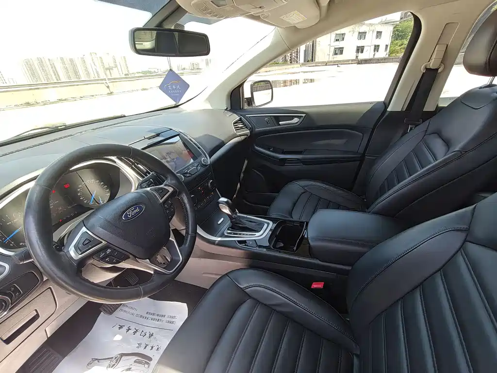 Ford Edge 2017 — фото 13