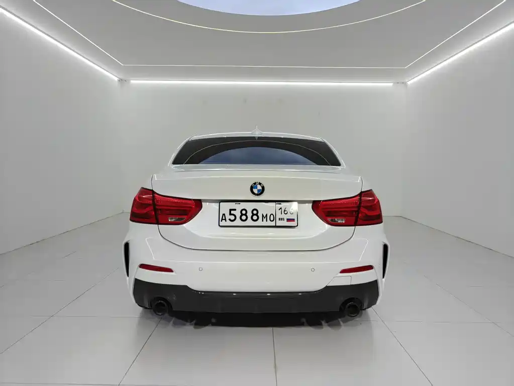 BMW 1 Series 2021