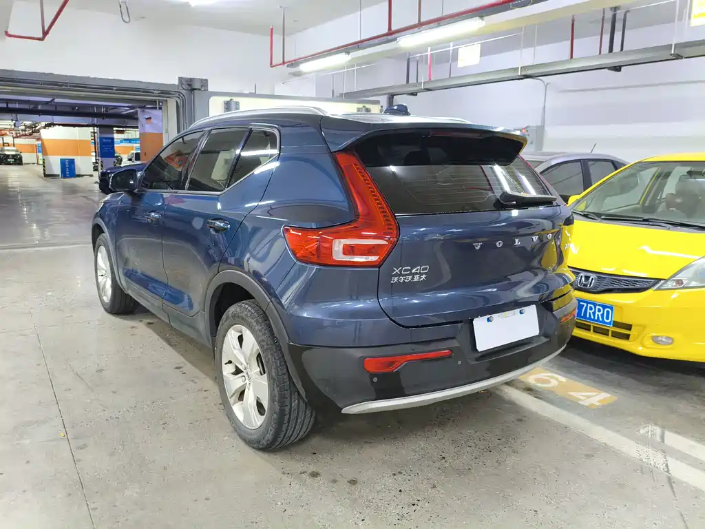 Volvo XC40 2021 — фото 4