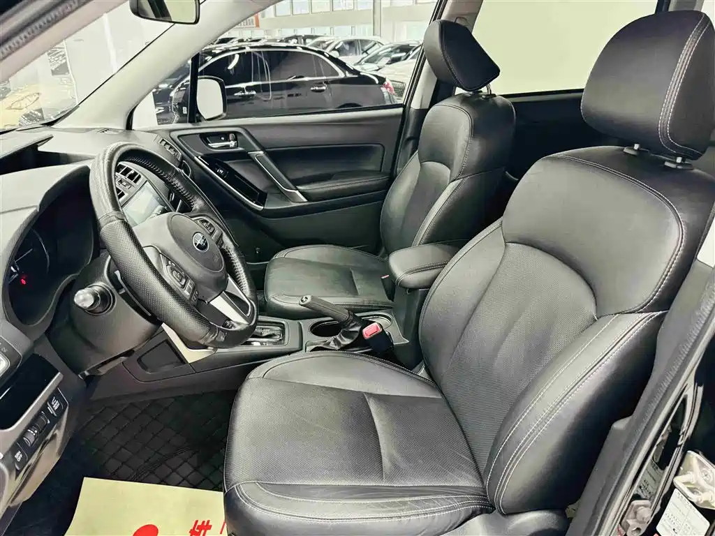 Subaru Forester 2017 — фото 12