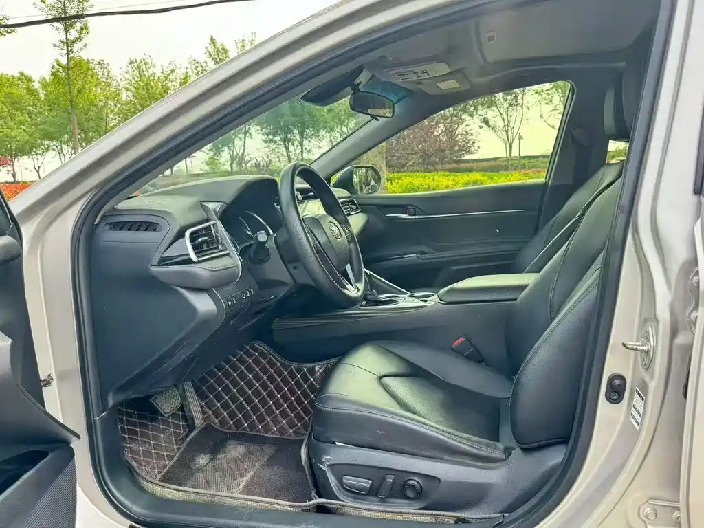 Toyota Camry 2019