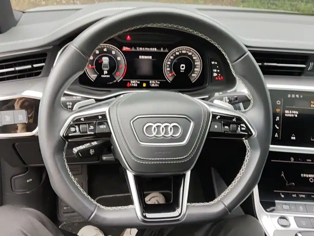 Audi A7L 2025 — фото 11