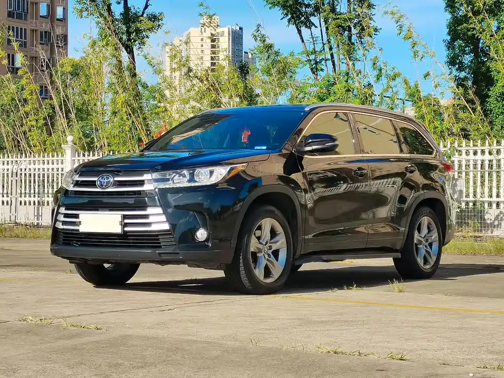 Toyota Highlander 2019 — фото 1