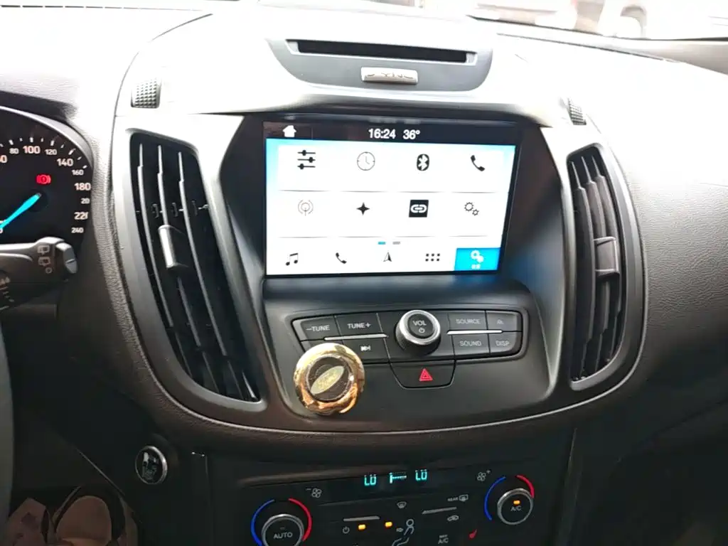 Ford Kuga 2016 — фото 13