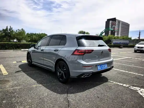 Volkswagen Golf 2023