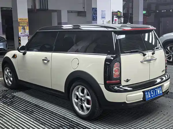 MINI Clubman 2012