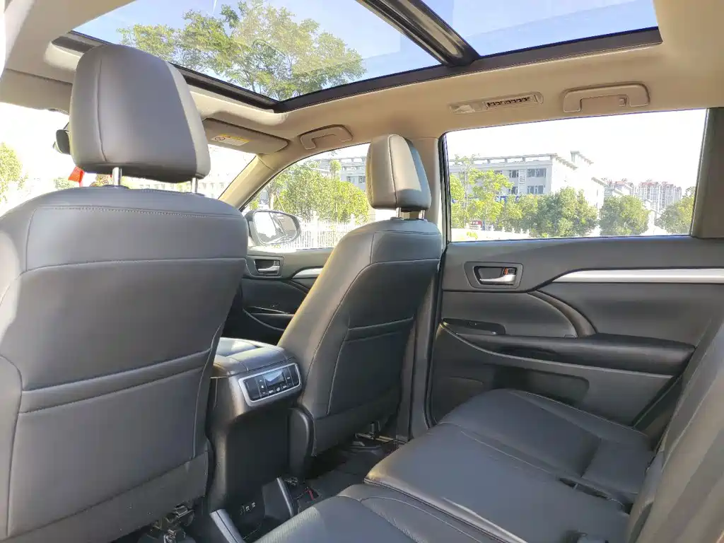Toyota Highlander 2019 — фото 15