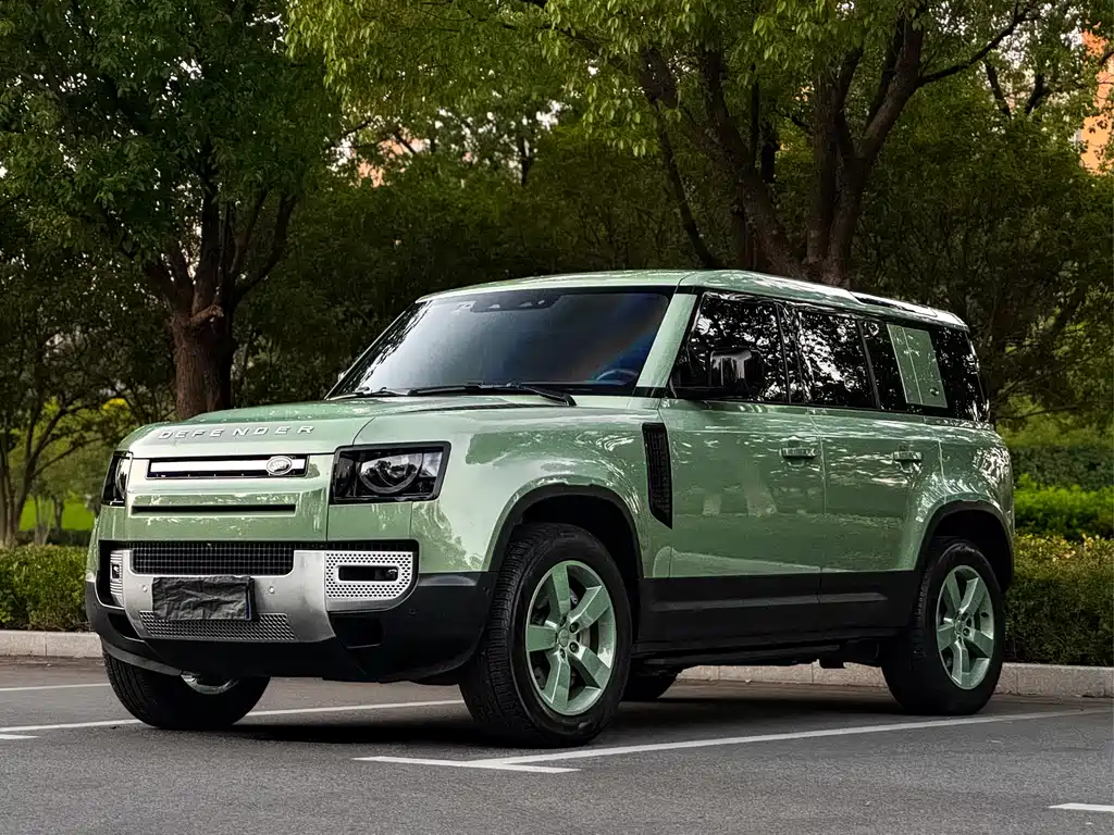 Land Rover Defender 2023 — фото 3