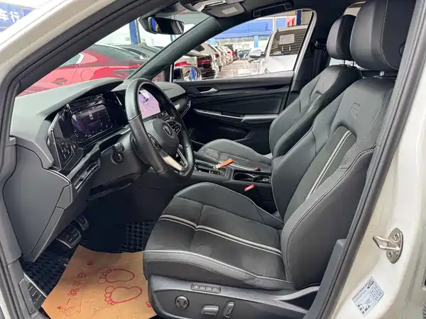 Volkswagen Golf 2021