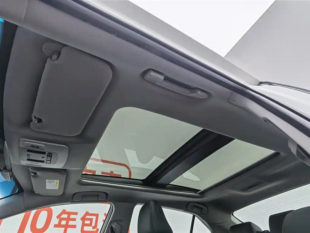 Toyota Camry 2018 — фото 14