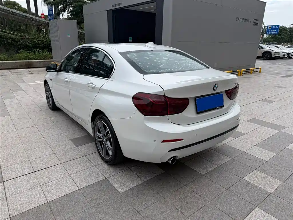 BMW 1 Series 2017 — фото 8