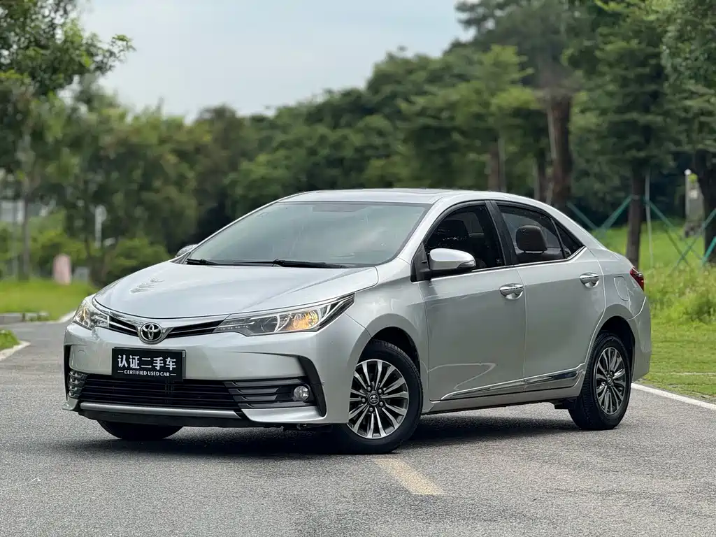 Toyota Corolla 2019 — фото 1