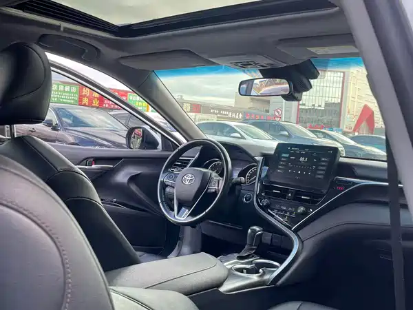 Toyota Camry 2021