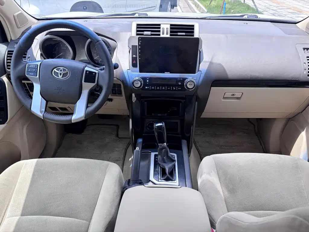 Toyota Prado 2015 — фото 8