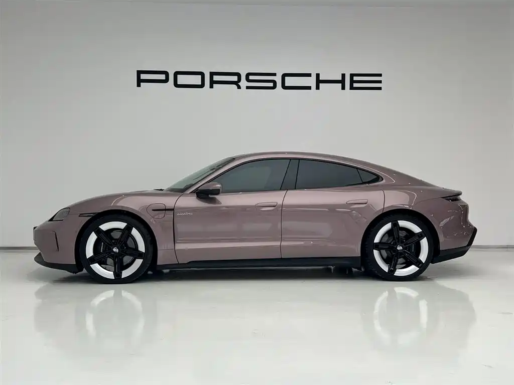 Porsche Taycan 2025