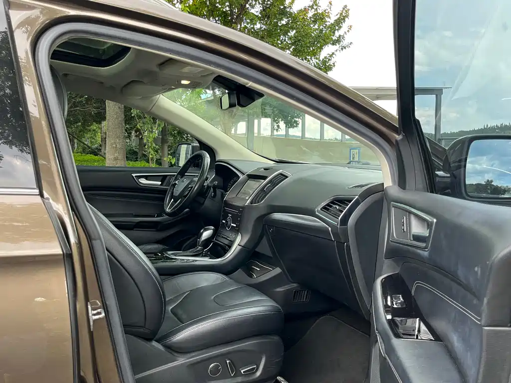 Ford Edge 2017 — фото 13