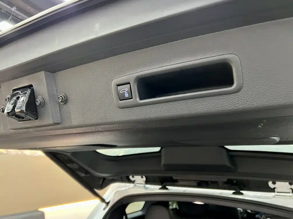 Toyota Sienna 2022 — фото 16