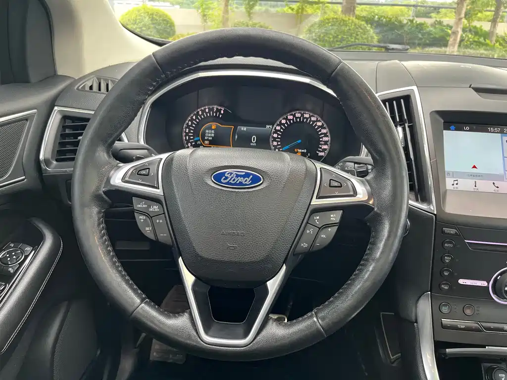 Ford Edge 2017 — фото 10