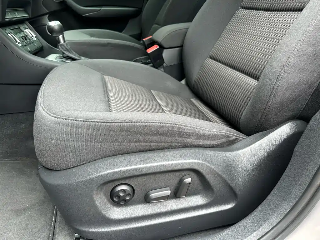 Audi Q3 2015 — фото 8