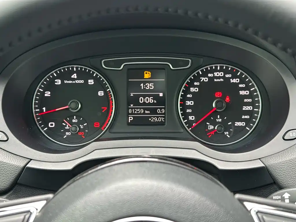 Audi Q3 2015 — фото 17