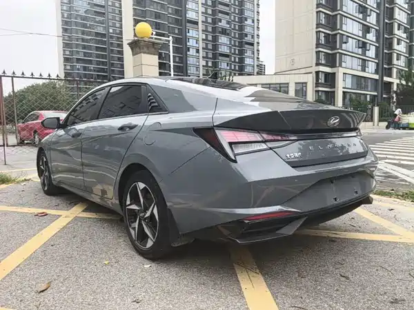 Hyundai Elantra 2021