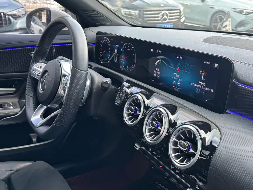 Mercedes-Benz A-Class 2021 — фото 11