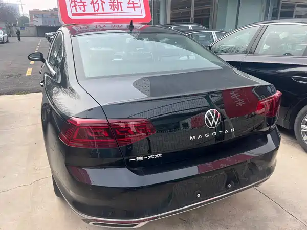 Volkswagen Magotan 2025