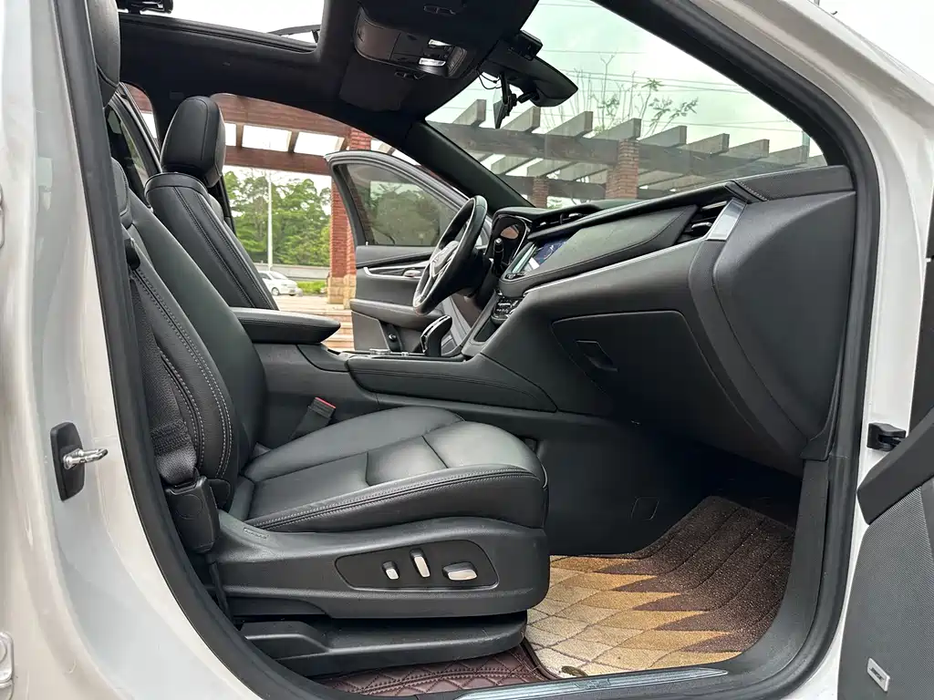 Cadillac XT5 2020 — фото 24