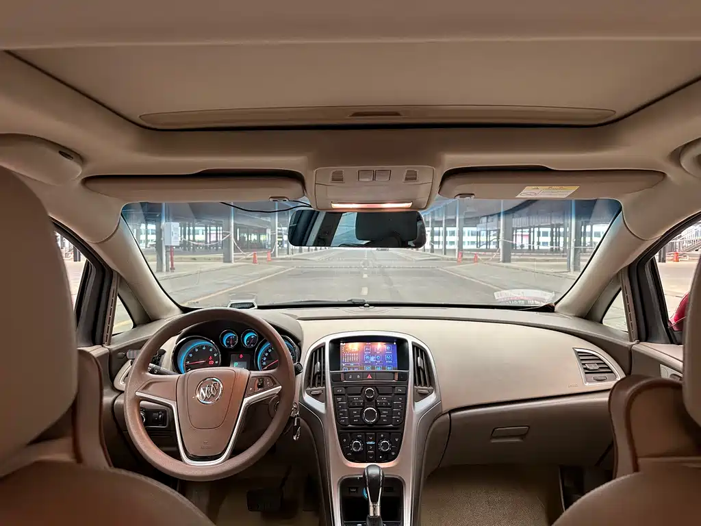 Buick Excelle 2015 — фото 10