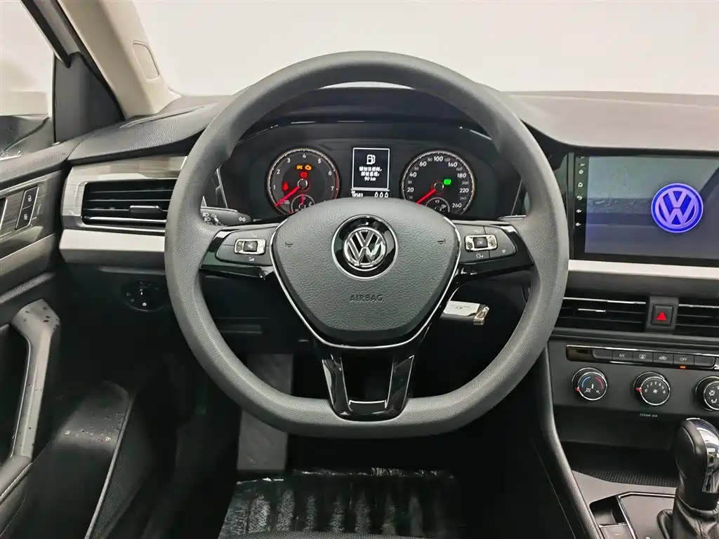 Volkswagen Lavida 2019 — фото 11