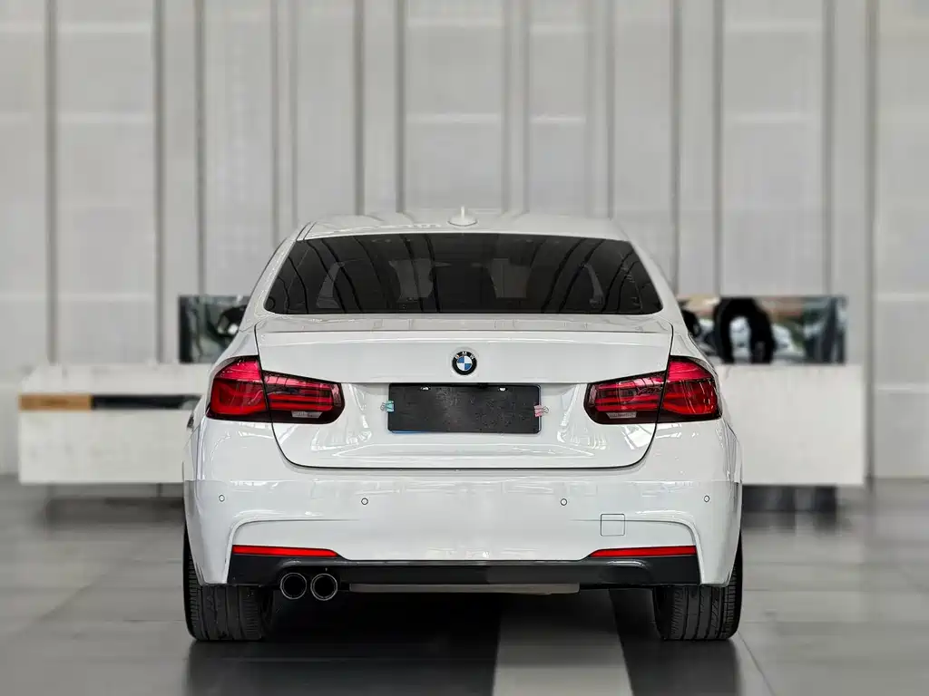 BMW 3 Series 2018 — фото 8
