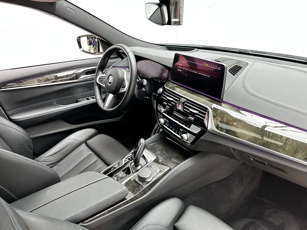 BMW 6 Series GT 2023 — фото 20