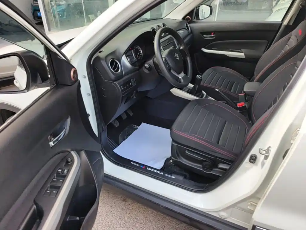 Suzuki Vitara 2016 — фото 16