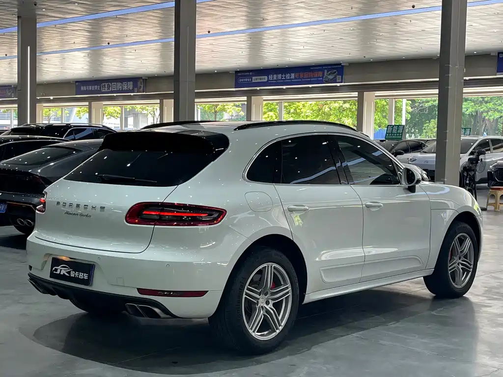 Porsche Macan 2016 — фото 24