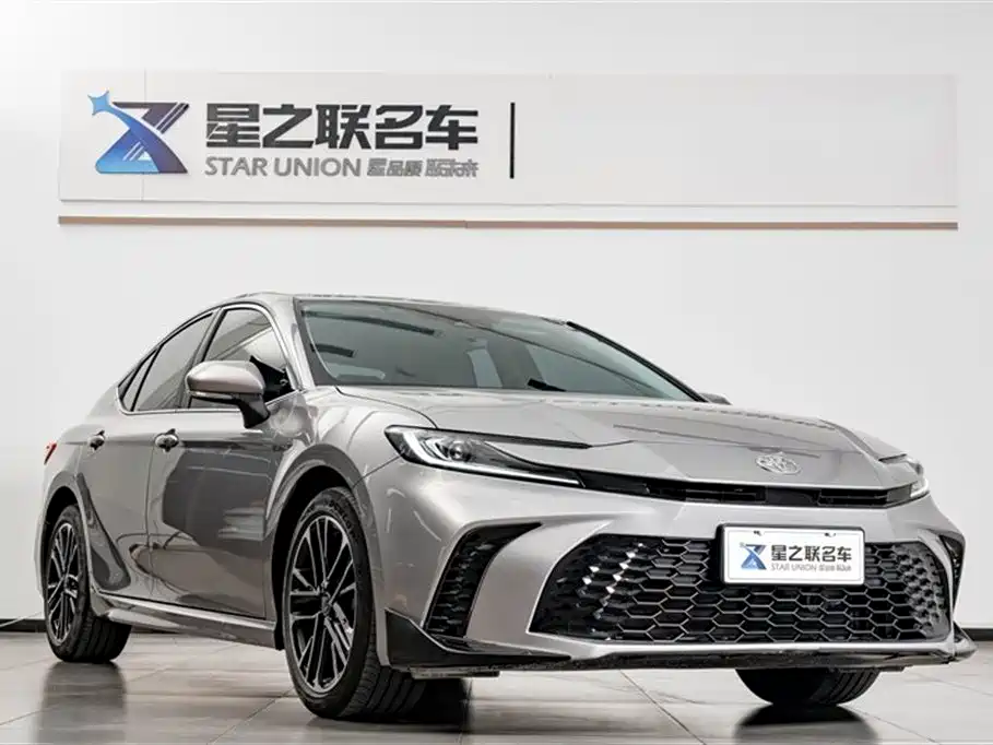 Toyota Camry 2025 — фото 5
