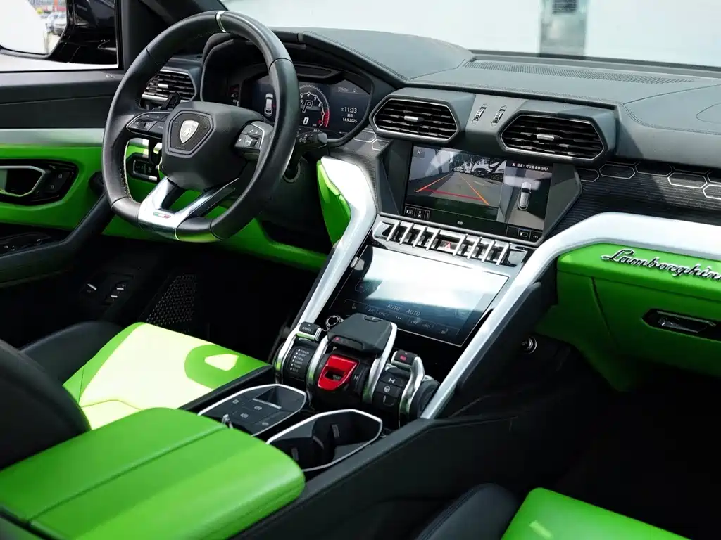 Lamborghini Urus 2019 — фото 10
