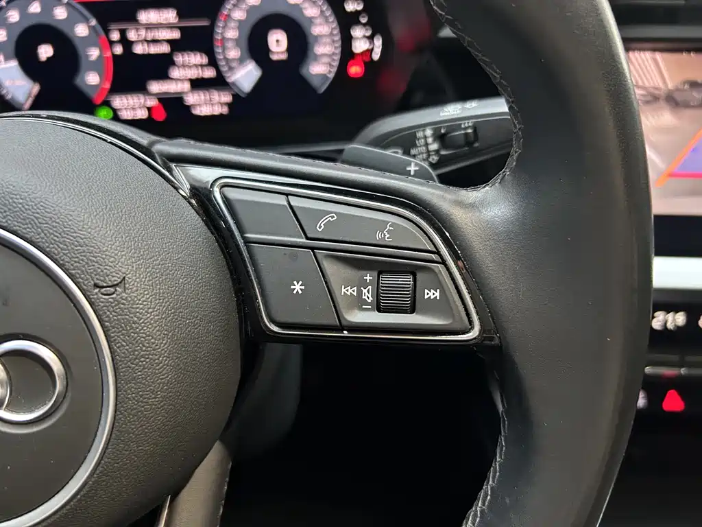 Audi A3 2023 — фото 24